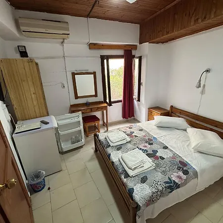 Stelios Rooms To Rent-2